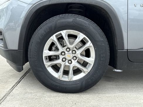 Used 2021 Chevrolet Traverse LS image 6