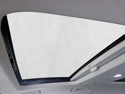 Used 2019 Chevrolet Traverse Premier w/ Redline Edition AWD/4WD image 13