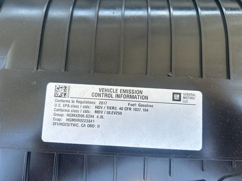 Used 2017 Chevrolet Express 2500 RWD image 17