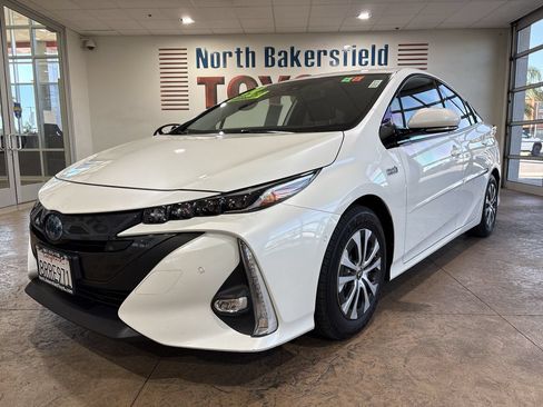 Certified 2020 Toyota Prius Prime Limited FWD image 6