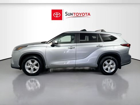 Used 2023 Toyota Highlander LE image 7