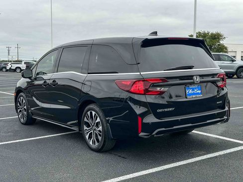 Certified 2025 Honda Odyssey Elite image 8