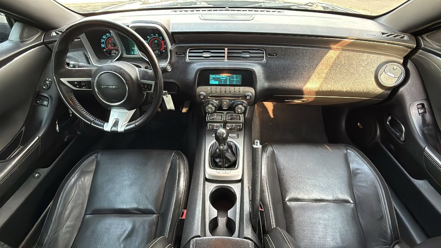 Used 2010 Chevrolet Camaro SS RWD image 17