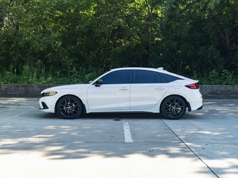 Used 2024 Honda Civic Sport image 6