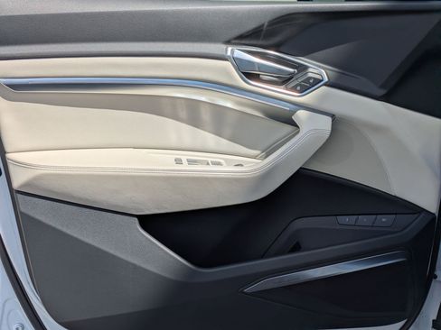 Used 2024 Audi Q8 e-tron Prestige w/ Prestige Package image 9