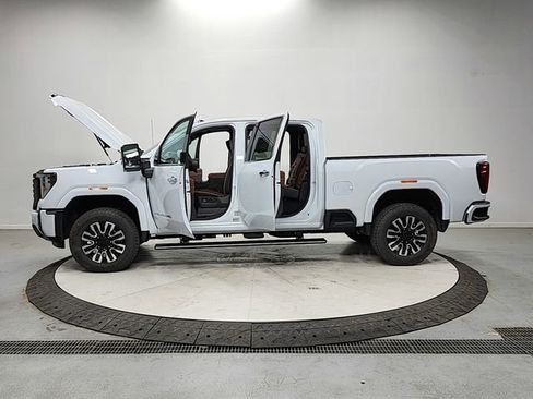 New 2026 GMC Sierra 2500 Denali Ultimate AWD/4WD image 12