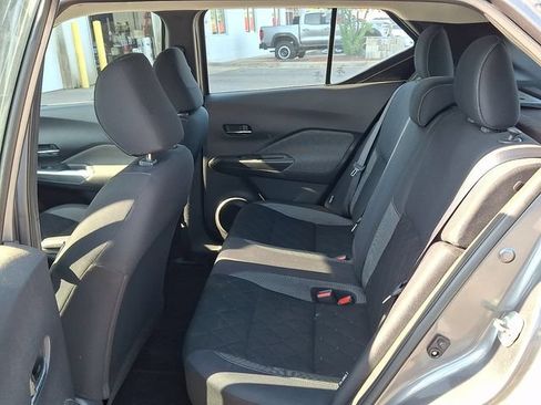 Used 2020 Nissan Kicks SV FWD image 8