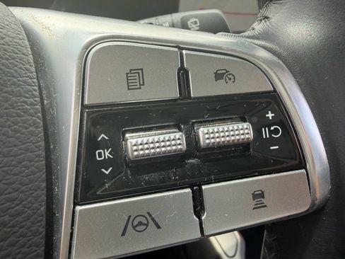 Used 2024 Kia Telluride S AWD/4WD image 29