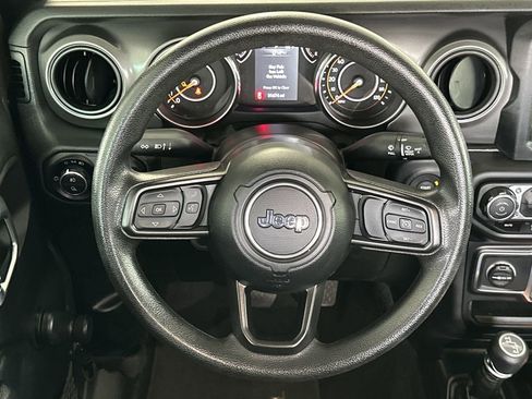 Used 2023 Jeep Gladiator Sport AWD/4WD image 15