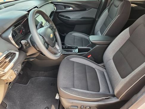 Used 2023 Chevrolet TrailBlazer LT FWD image 13