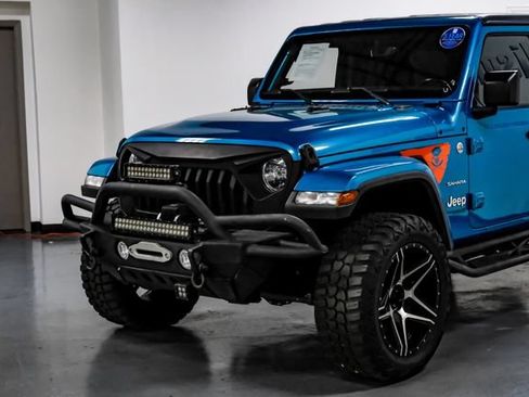 Used 2020 Jeep Wrangler Unlimited Sahara AWD/4WD image 9