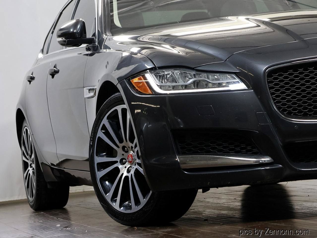 Used 2020 Jaguar XF Prestige AWD/4WD image 4