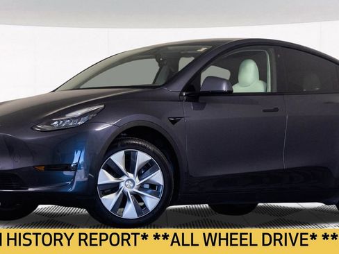 Used 2020 Tesla Model Y Long Range image 2