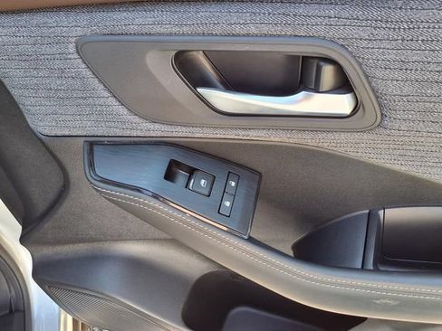 Used 2023 Nissan Rogue SV FWD image 26