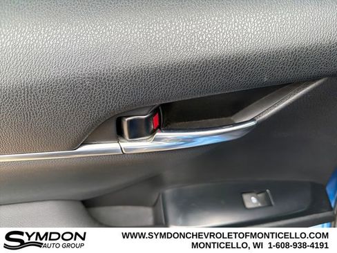 Used 2020 Toyota Camry XSE image 18