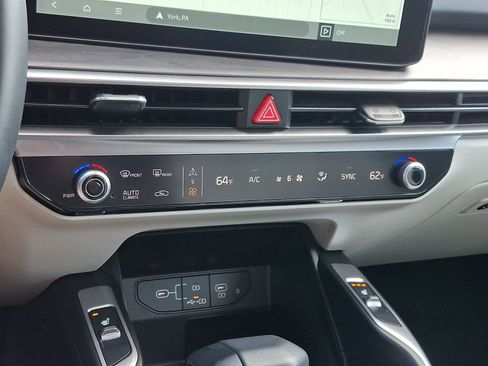 Used 2025 Kia Sorento X-Line EX AWD/4WD image 16