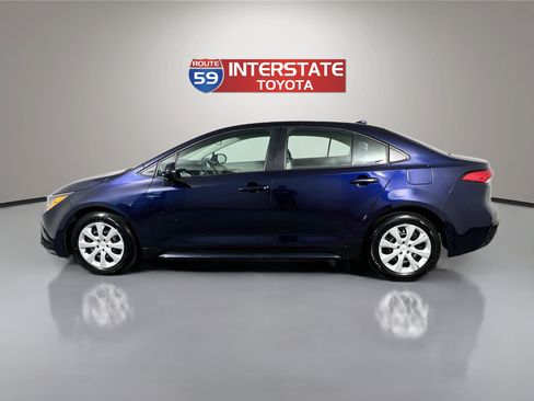 Used 2025 Toyota Corolla LE FWD image 4