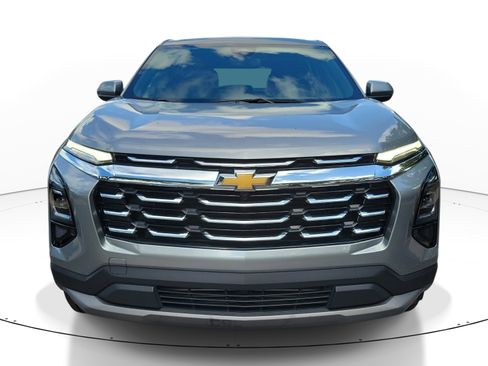 Used 2025 Chevrolet Equinox LT FWD image 2