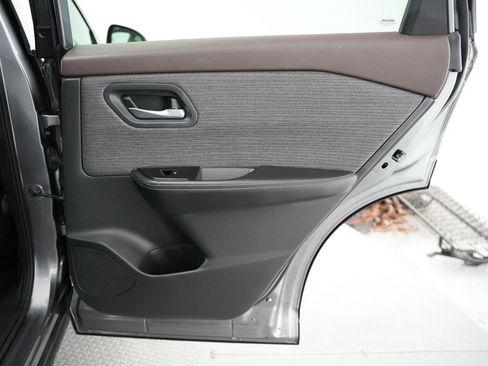 Used 2021 Nissan Rogue SV image 33