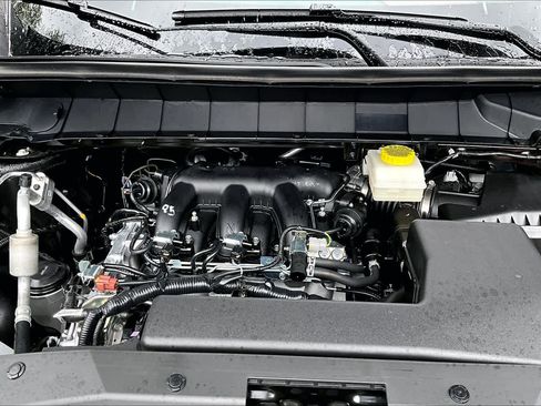 New 2026 Nissan Pathfinder SV w/ SV Premium Package FWD image 16