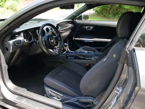 Used 2021 Ford Mustang GT RWD image 23