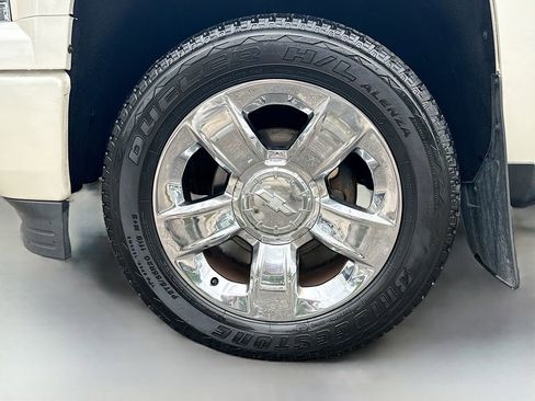 Used 2014 Chevrolet Silverado 1500 High Country w/ High Country Premium Package AWD/4WD image 30