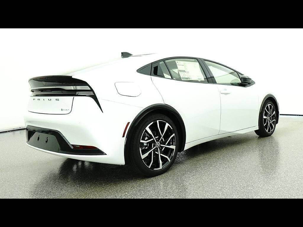 New 2026 Toyota Prius Plug-In Hybrid FWD image 58