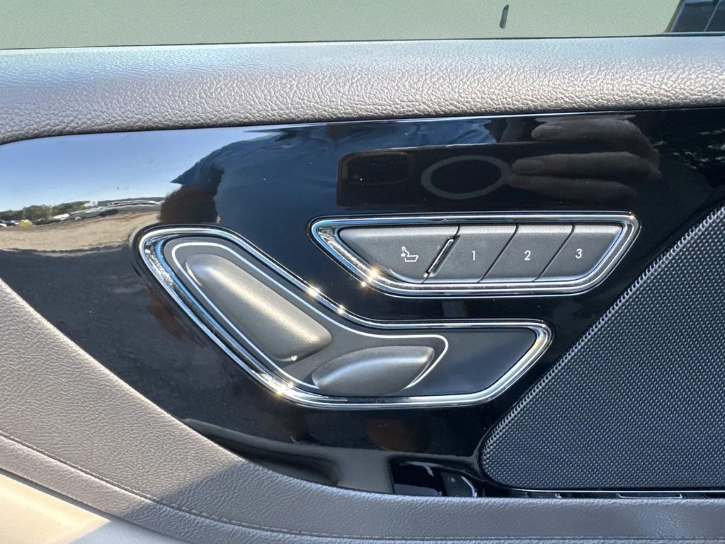 Used 2021 Lincoln Aviator Reserve w/ Elements Package Plus AWD/4WD image 25