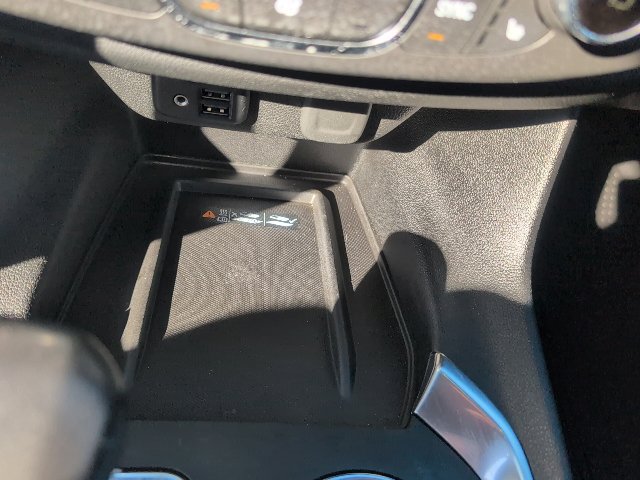 Used 2022 Chevrolet Traverse Premier w/ LPO, Floor Liner Package FWD image 28