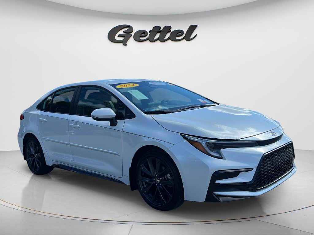Used 2024 Toyota Corolla SE FWD image 3