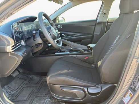 Used 2024 Hyundai Elantra SEL image 17