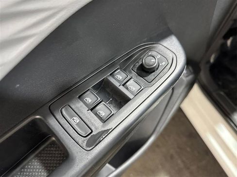 Used 2024 Volkswagen Taos S image 27