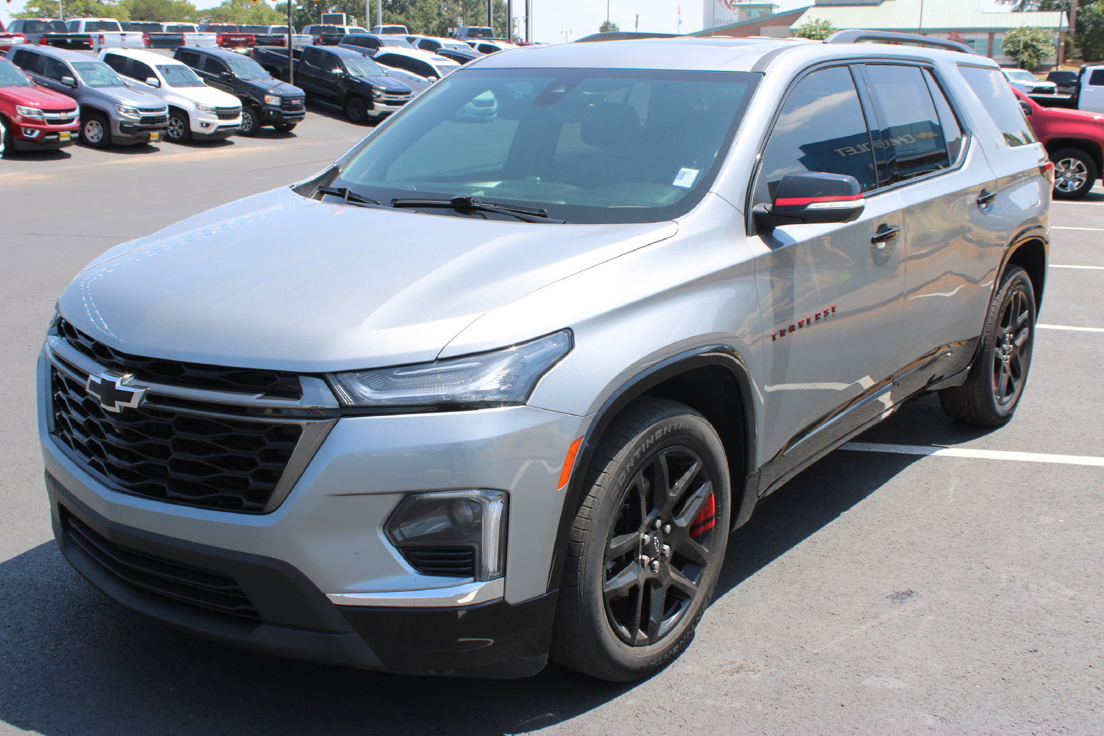 Used 2023 Chevrolet Traverse Premier w/ Redline Edition FWD image 4