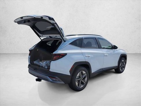 New 2026 Hyundai Tucson SEL FWD image 2