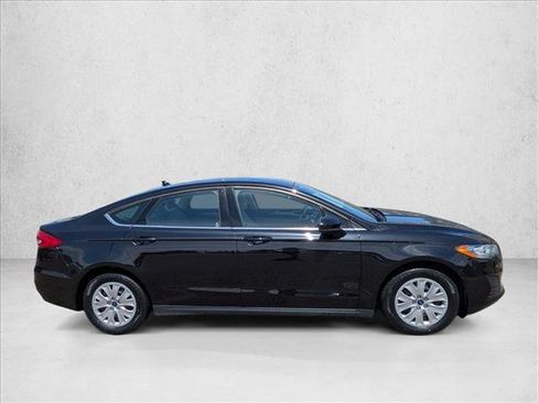 Used 2020 Ford Fusion S FWD image 4