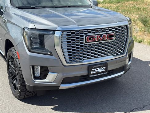 Used 2021 GMC Yukon XL Denali w/ Denali Premium Package AWD/4WD image 5
