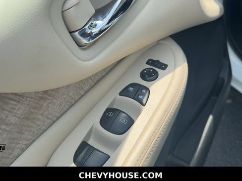 Used 2022 Nissan Murano SV w/ Cargo Package FWD image 11