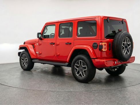 Used 2025 Jeep Wrangler Unlimited Sahara AWD/4WD image 6