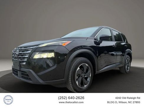 Used 2024 Nissan Rogue SV image 1