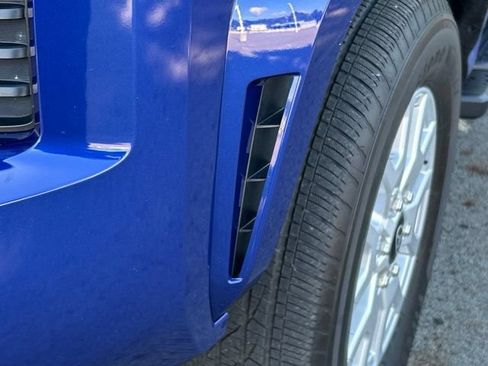Certified 2024 Toyota Tacoma SR5 AWD/4WD image 17