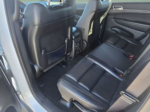 Used 2022 Jeep Grand Cherokee Limited image 15