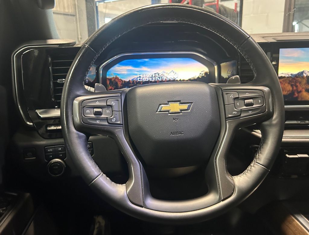 Used 2024 Chevrolet Silverado 1500 High Country w/ Technology Package AWD/4WD image 18