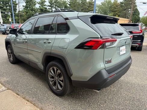 Used 2022 Toyota RAV4 XLE Premium AWD/4WD image 5