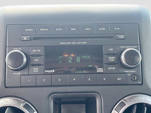 Used 2018 Jeep Wrangler Unlimited Sport AWD/4WD image 13
