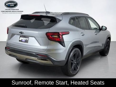 Used 2025 Chevrolet Trax ACTIV w/ Sunroof Package image 3
