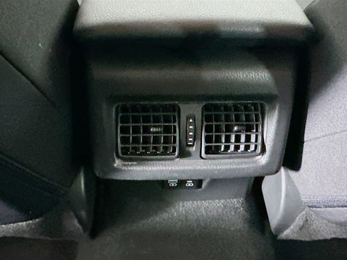 Used 2025 Toyota Camry LE image 27