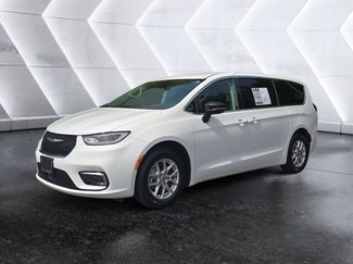 Used 2024 Chrysler Pacifica Touring-L FWD video 1