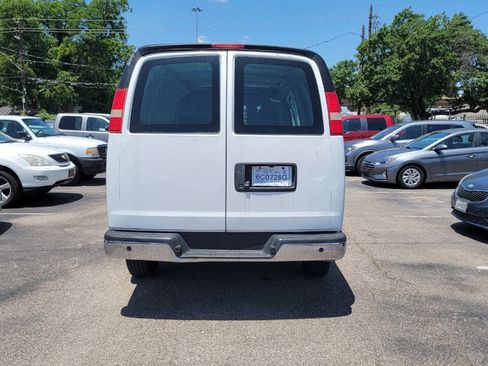 Used 2014 Chevrolet Express 3500 Extended RWD image 5