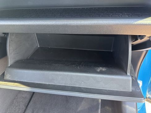 Used 2021 Toyota RAV4 XLE Premium image 13