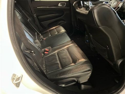 Used 2019 Jeep Grand Cherokee Limited image 13